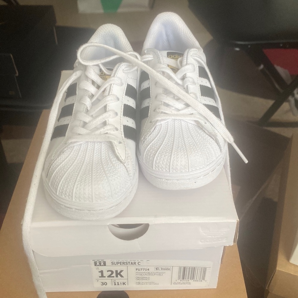 Kids Adidas superstar